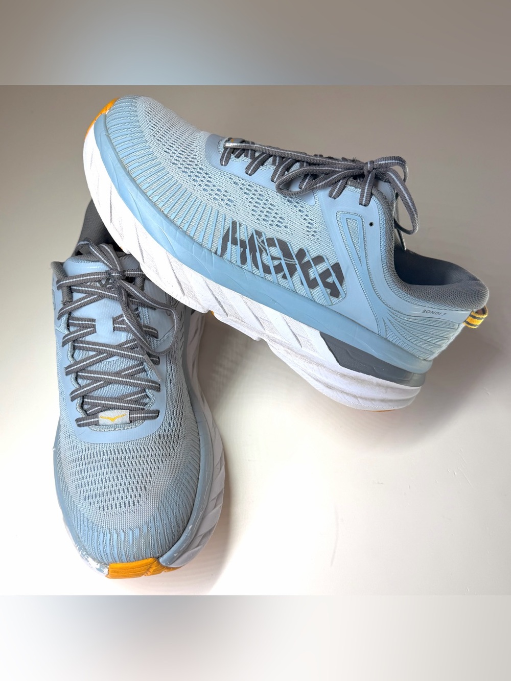 Hoka One One Men’s Bondi 7 Athletic Running Shoes Size- 8.5